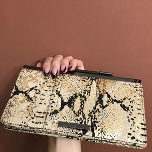 Kenneth Cole Reaction clasp wallet